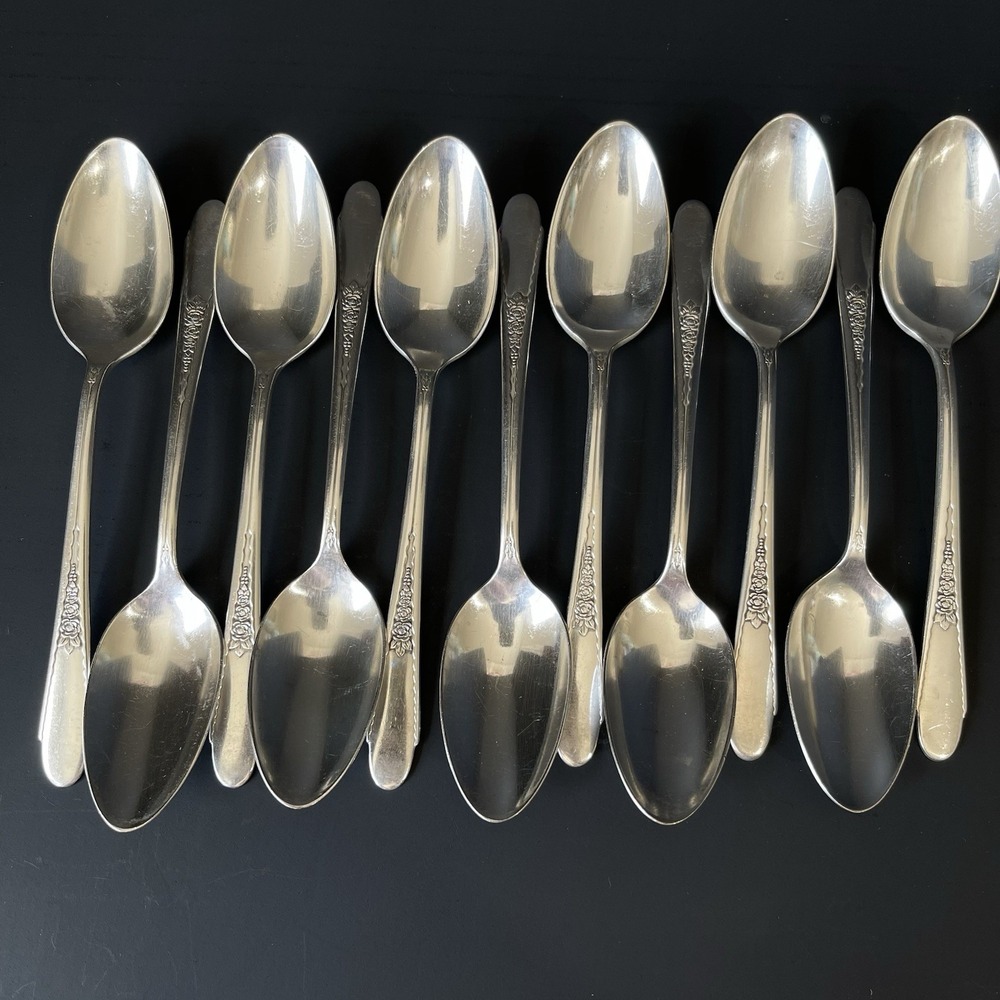 Lot Of 11 1941 WM Rogers & Son Silverplate IS Gardenia Pattern Teaspoons